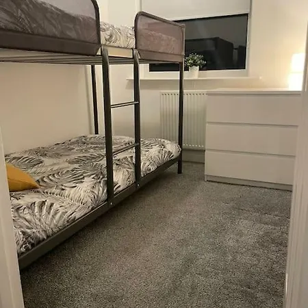 Stylish & Spacious House, Perfect For Visits Or Stopovers Bristol